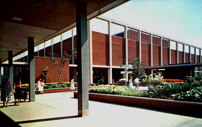 Northland Center (Northland Mall) - Old Postcard